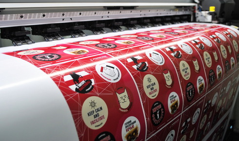 Печать на самоклейке